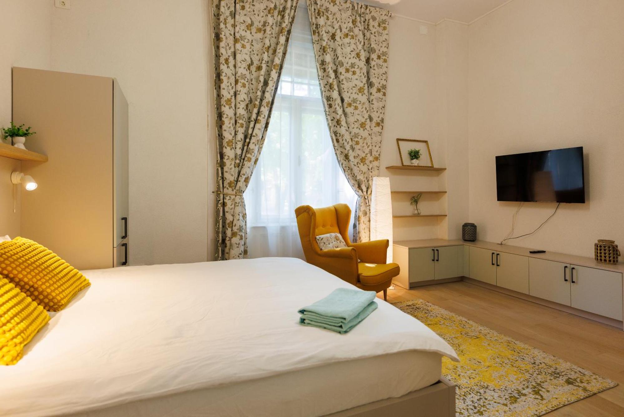 Victoriei Square Apartment Тімішоара Екстер'єр фото